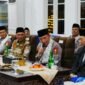 Kapolri Jenderal Listyo Sigit Prabowo memberikan sambutan saat bersilahturahmi ke Ponpes An Nur II Al-Murtadlo Bululawang, Malang, Kamis (30/10/2025). (Foto : Humas Polri)