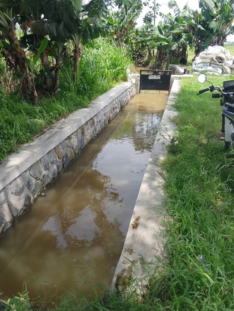 Banguna TPT dan pintu air pembiayaan dari DAK kabupaten Kediri 2024.