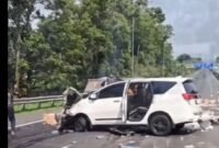 Mobil Inova yang mengalami Insiden.
