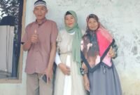 Bapak Rohman, Sulis dan Ibu Yuyum.