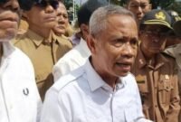 Ketua Umum Apdesi Surta Wijaya seusai audiensi dengan Wakil Menteri Sekretariat Negara, Senin (8/12/2025)