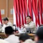 Presiden Prabowo Subianto menyampaikan Taklimat Awal Tahun kepada seluruh jajaran Kabinet Merah Putih di kediamannya di Hambalang, Kabupaten Bogor, pada Selasa, (06/01/2026). (Foto : Ist)