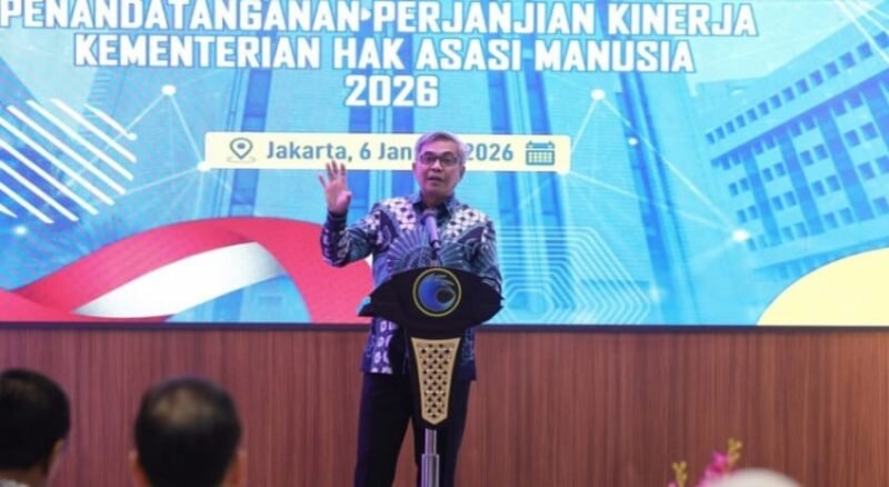Ketua KPK, Setyo Budiyanto, memberikan sambutan saat penyerahan  aset barang rampasan negara dengan total nilai mencapai Rp9.830.251.000 kepada Kementerian Hak Asasi Manusia (HAM), Selasa (06/01/2026). (Foto : Ist).