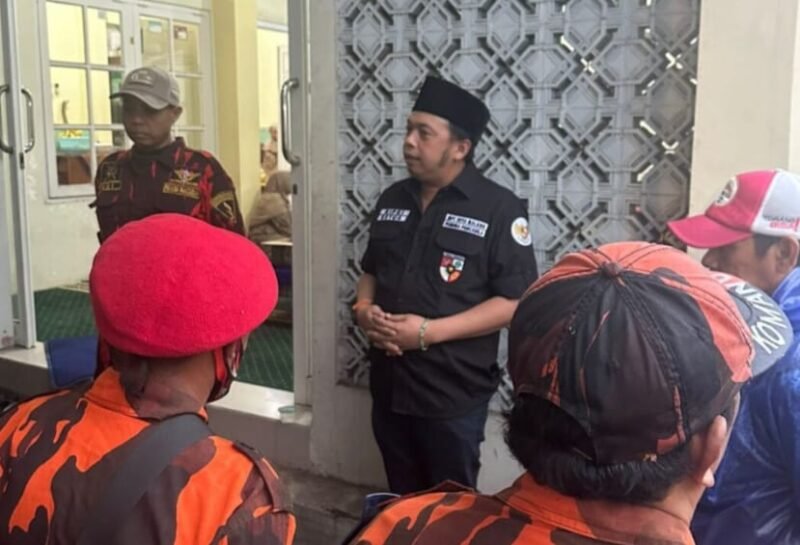 Ketua MPC PP Kota Malang, Ripkianto, ST, MT, beri arahan personil PP beberapa waktu lalu.