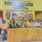 Ketua DPD Golkar Kota Malang, Djoko Prihatin ketika memberi keterangan kepada awak media saat pressconference. (foto ; kim)
