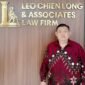Ketua DPD Ikatan Advokat Indonesia (IKADIN) Jawa Timur, Leo A Permana, S.H., M.Hum., saat memberikan keterangan resminya di Kantor hukum Leo Chien Long & Associates Law Firm, Selasa (10/02/2026).