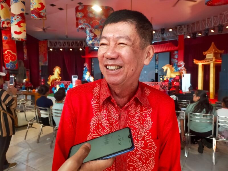 Ketua Yayasan Klenteng Eng An Kiong, Rudi Phan saat memberikan keterangan kepada awak media, Sabtu, (14/02/2026). (Foto : Kim)