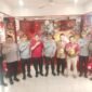 Season foto bersama Kapolda Jatim, Irjen Pol Drs. Nanang Avianto,M.Si. beserta jajarannya dengan pengurus inti Yayasan Eng An Kiong Malang. (dok.kim)