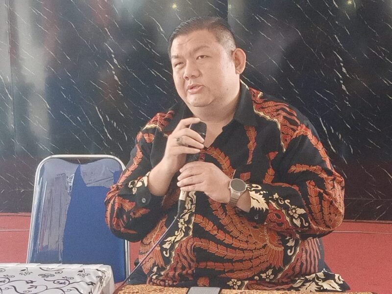 Kuasa hukum pemodal (S) dari kantor hukum Leo  Associates Law & Firm, Leo A Permana, S.H., M.Hum, ambil langkah tegas layangkan somasi kepada ahli waris Alm Kusenan Wagir. (Foto ; Kim)