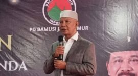 Ketua Banggar DPR RI sekaligus Ketua DPD PDI Perjuangan Jawa Timur, MH Said Abdullah sosok penyalur zakat mal rutin kepada ribuan jamaah sholat tarawih di Sumenep Madura. ( dok : ist)