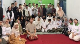 Momentum foto bersama pengurus, kader dan anggota DPD PITI Malang Raya bersama anak yatim. (Foto : Aliya)