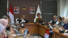 Menteri Koordinator Bidang Pembangunan Manusia dan Kebudayaan (Menko PMK) Pratikno memberi arahan internal kepada Kedeputian Pendidikan Kemenko PMK di Jakarta, (23/03/2026). (Dok : Humas Kemenko PMK).