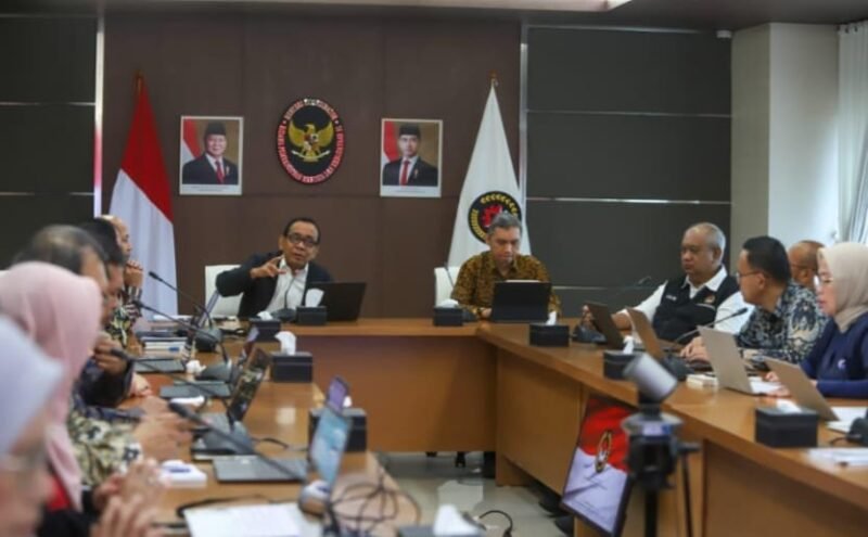 Menteri Koordinator Bidang Pembangunan Manusia dan Kebudayaan (Menko PMK) Pratikno memberi arahan internal kepada Kedeputian Pendidikan Kemenko PMK di Jakarta, (23/03/2026). (Dok : Humas Kemenko PMK).