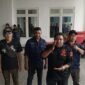 Ketua Ormas GRIB JAYA Kabupaten Malang, Damanhuri Jab bersama LSM dan Ormas, saat diwawancarai awak media. Foto (Ist)