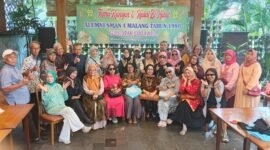 Season foto bersama Alumni SMAN 04 Malang Angkatan tahun 1980. Foto (Kim)