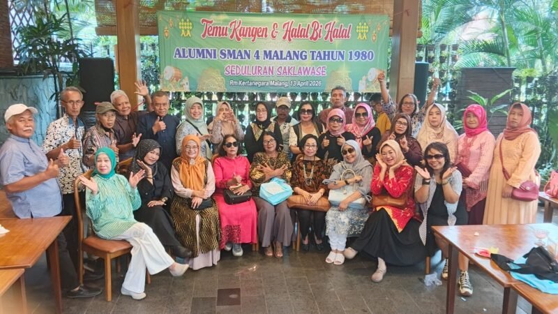 Season foto bersama Alumni SMAN 04 Malang Angkatan tahun 1980. Foto (Kim)