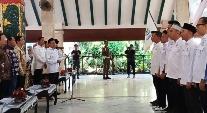 Ketua DPW GAPEMBI Jawa Timur, H.Makhrus Sholeh, S.H, melantik pengurus  Korwil Malang Raya di bawah komando Dr.H.Raden Djoni Sudjatmoko, SE., MM. Foto (Kim)