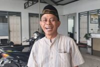 Kepala Desa Jedong, Tekat Wahyudi menyampaikan keterangan sesuai memimpin mediasi Sengketa lahan antar ahli waris. Foto (Kim)